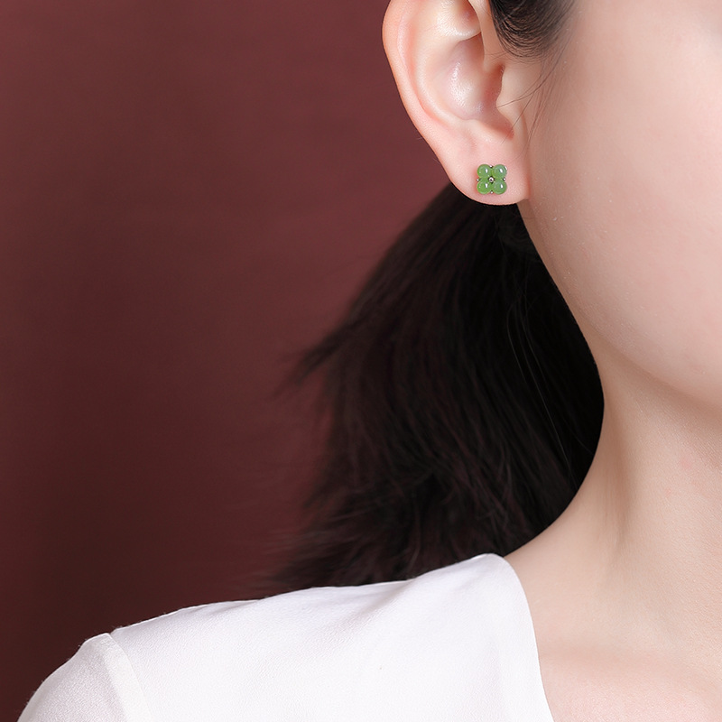 Bông tai bạc S925 đính đá ngọc bích hạt tròn hình cỏ bốn lá may mắn — Một cặp
