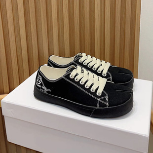 In-Stock 2025 New High-End M6 Biscuit Shoes Margiela Canvas Shoes Women's Split-Toe Shoes Pig's Trotter Shoes Horseshoe Shoes