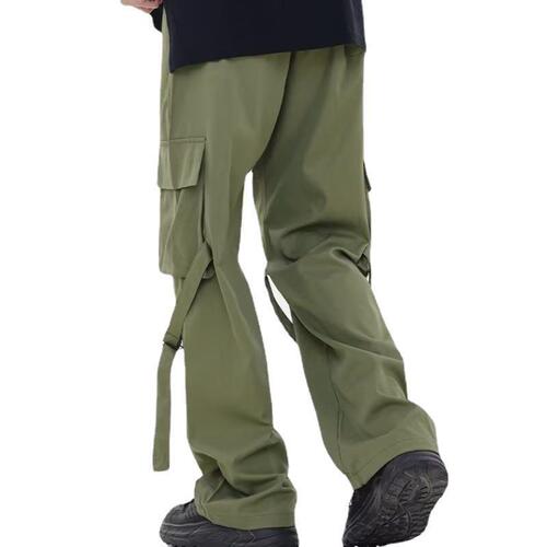 American-vibe style workwear pants for men: trendy spring/autumn relaxed-fit, straight-leg casual trousers with a designer touch—military green cargo-inspired pants.