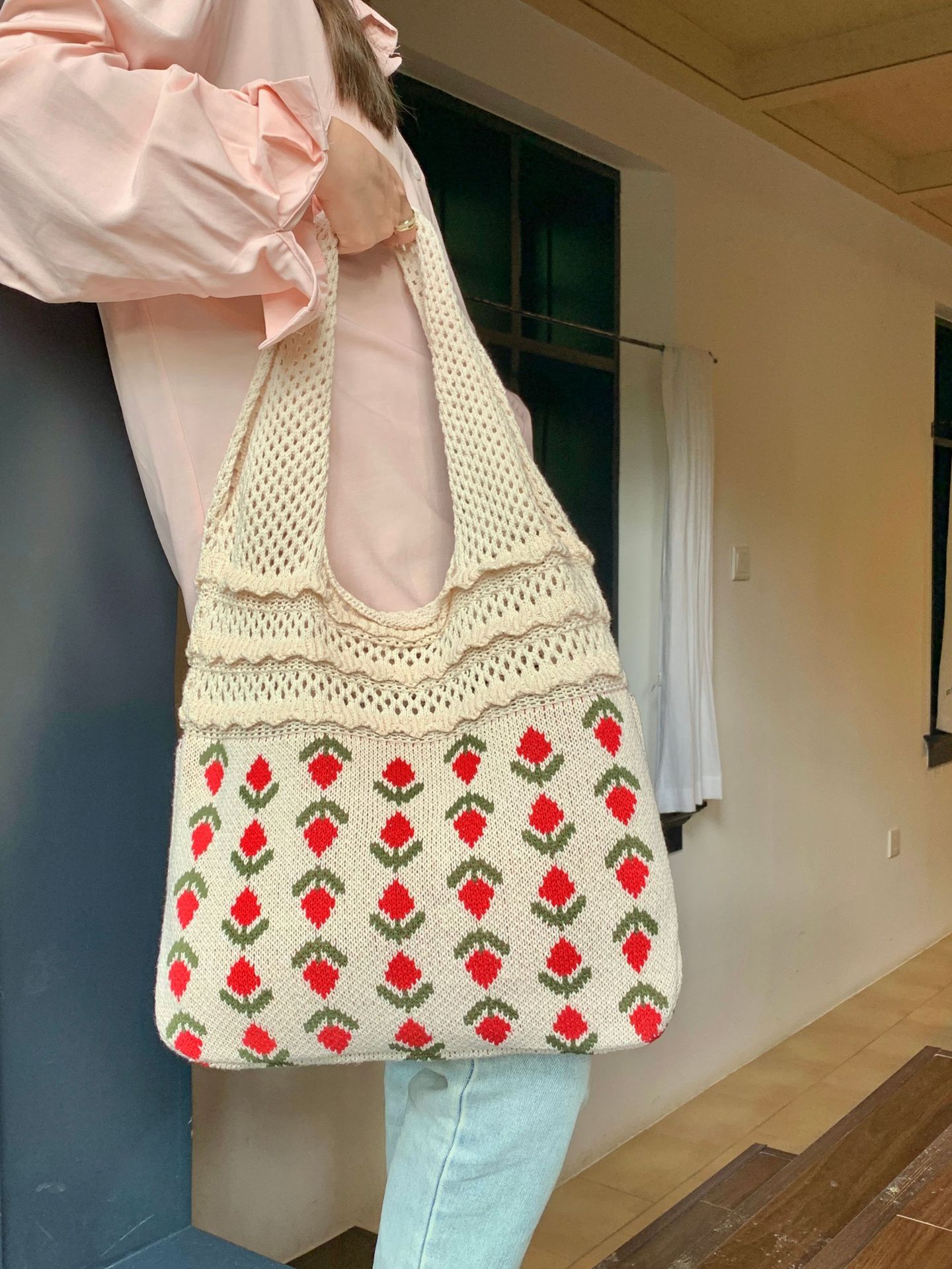 Women's Medium Knit Flower Vintage Style Weave Open Shoulder Bag display picture 6