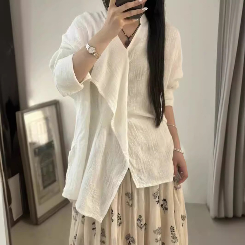 New Chinese style stitching irregular designer Zen linen shirt 2024 spring new V-neck slimming linen shirt