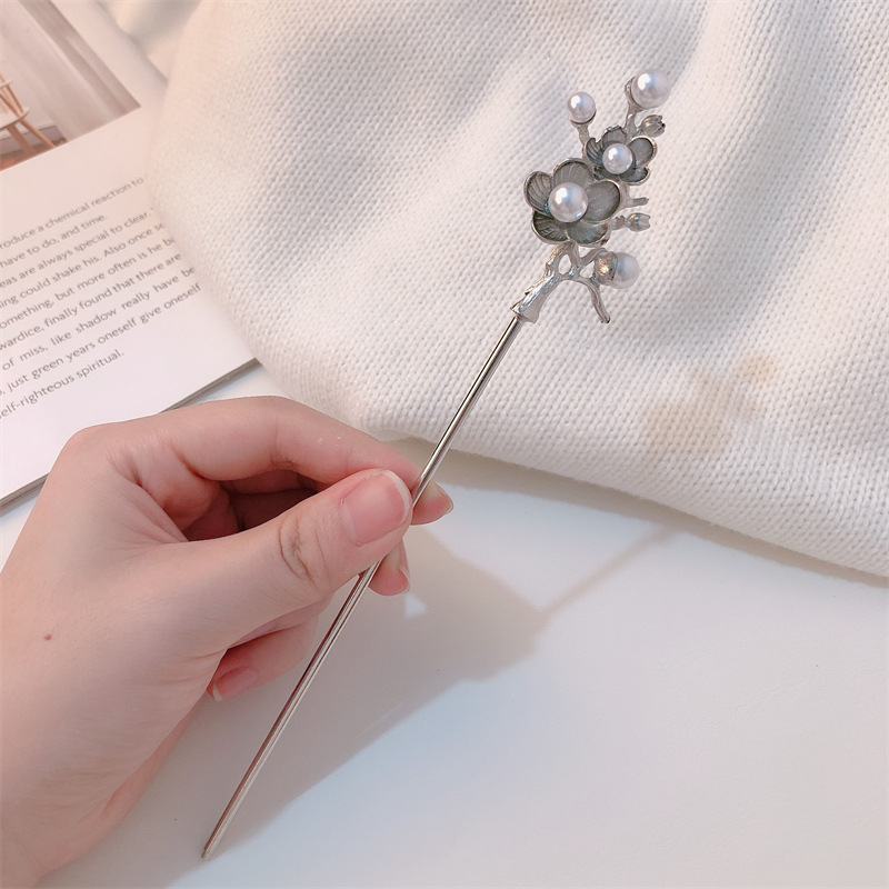 Clipper de cabello de flor de ciruela de alto nivel nuevo estilo chino de estilo nacional de metal, estilo antiguo cheongsam, clipper de cabello de lujo ligero adornamiento para el cabello