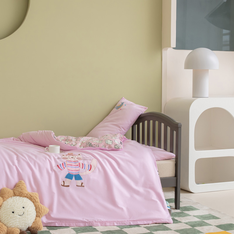 핑크 웃는 고양이