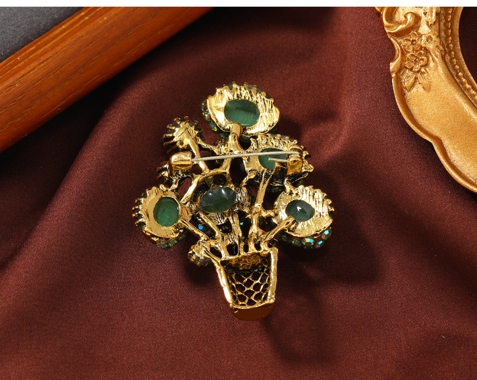 Flower Pattern Retro Pin Flower Alloy Inlay Cat's Eye Stone Unisex Brooches