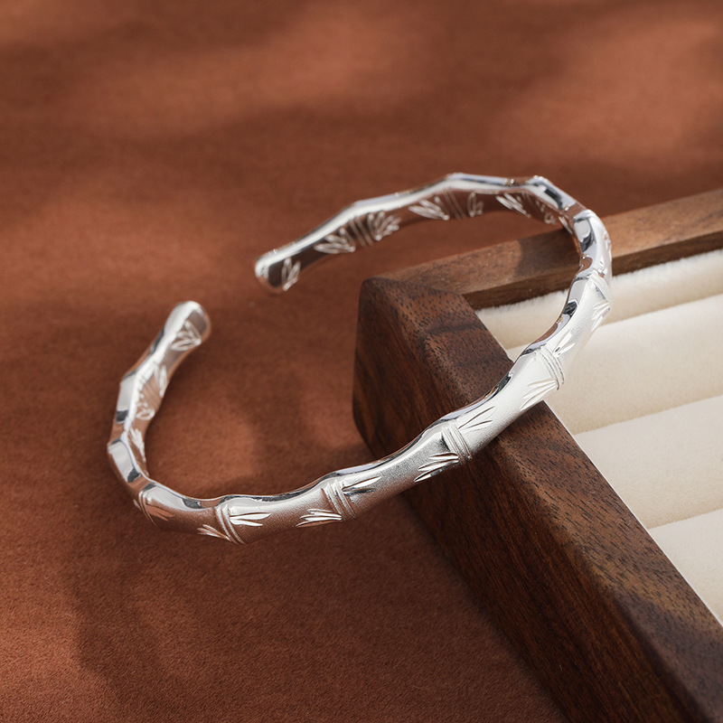 Pure Silver 9999 Pulsera de plata esterlina abierta de bambú esmerilado Nueva moda china Pulsera de plata sólida de nicho Regalo para niñas