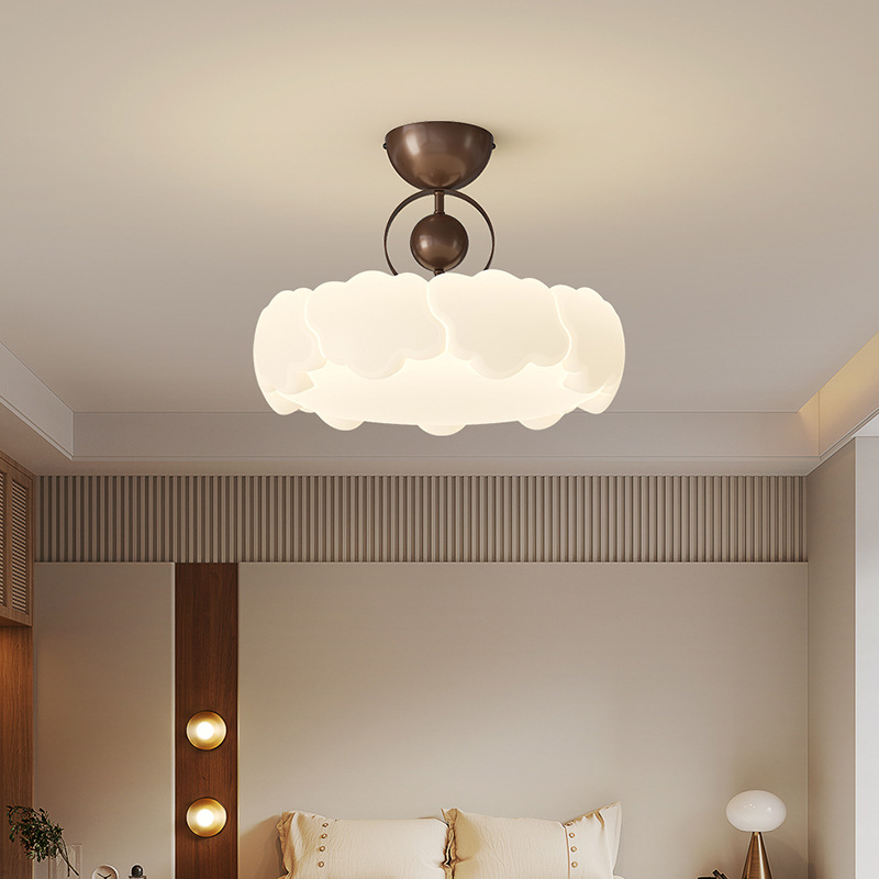 Diga lámpara de techo de dormitorio francés estudio de dormitorio de crema medieval diseño de lámpara de mariposa simple protección ocular de espectro completo