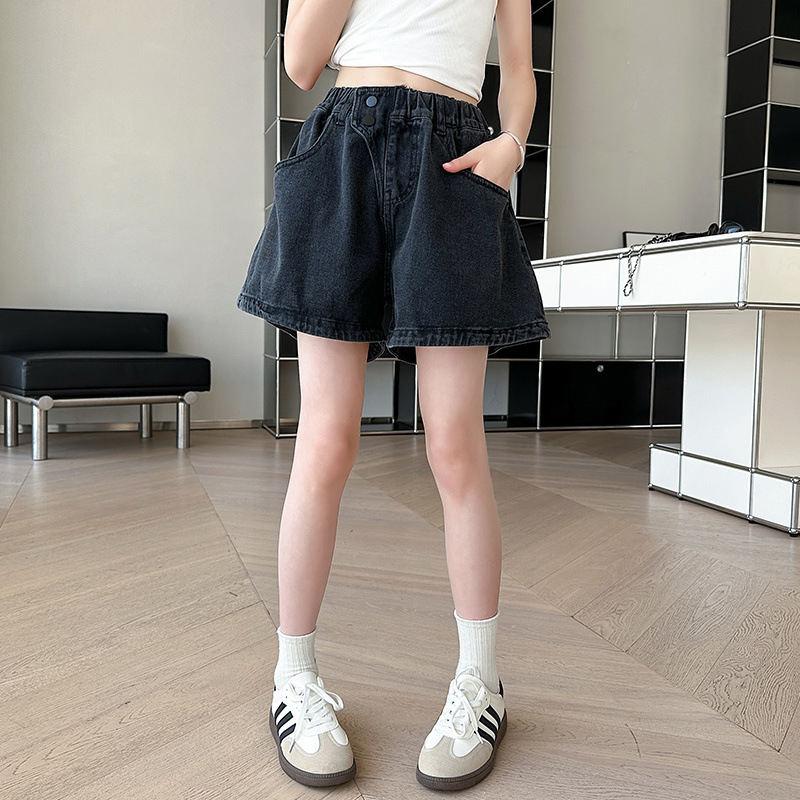 Nuevos pantalones cortos de vaqueros negros para niñas, pantalones de verano delgados y versátiles, pantalones calientes de verano para niños de mediana edad.