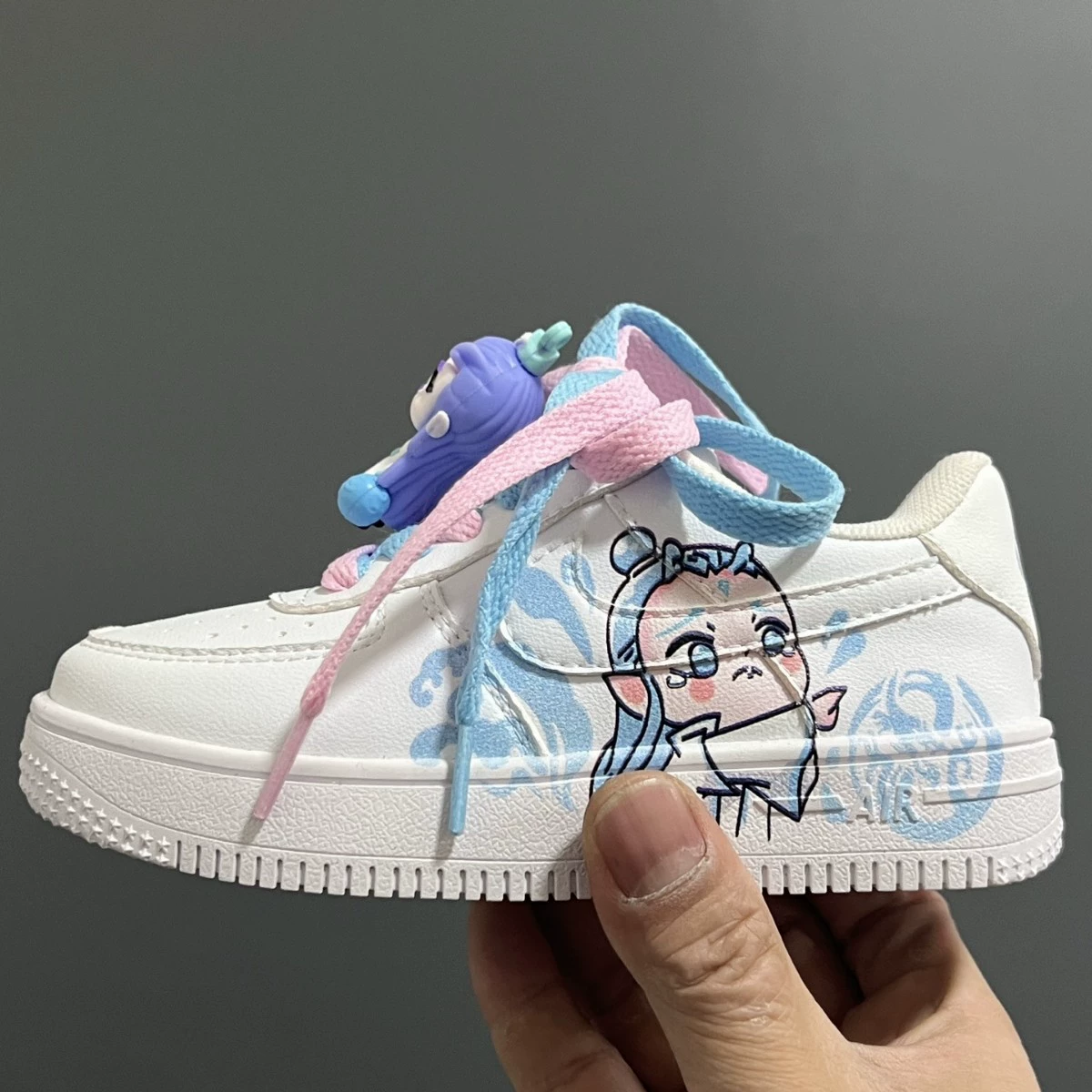 Картонно-д Demi-season trend sports low white shoes with velcro