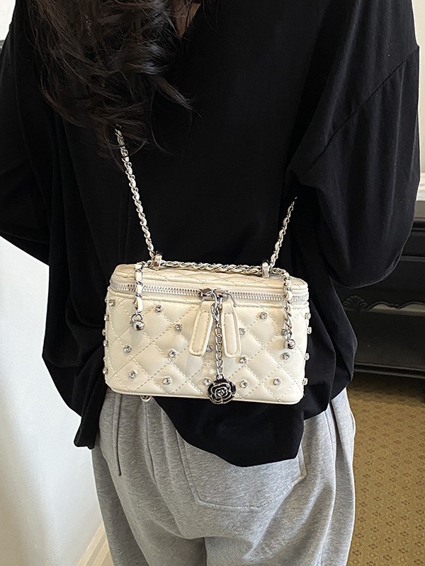 Bolso de moda con diamantes para mujeres 2026 nuevo bolso de cadena de diamantes de estilo extranjero, bolso de lujo ligero de alto nivel de hombro.