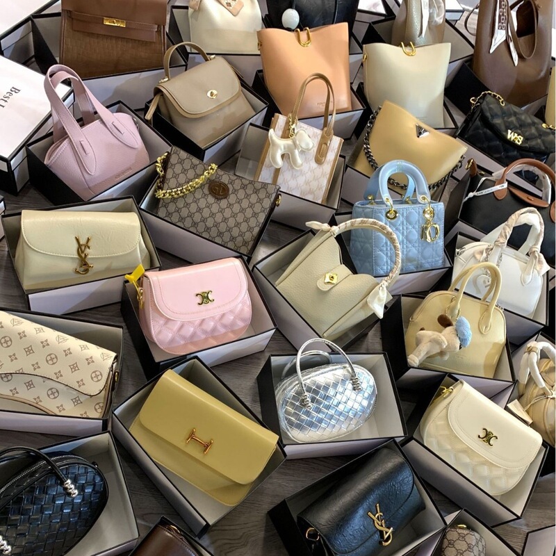 Wholesale of brand new women's bags, original packaging, mixed styles, bulk orders, women's shoulder and crossbody bags, foreign trade live broadcast Wholesale of brand new women's bags, original packaging, mixed styles, bulk orders, women's shoulder and crossbody bags, foreign trade live broadcast