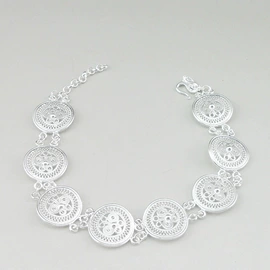 发钗;耳坠;手链