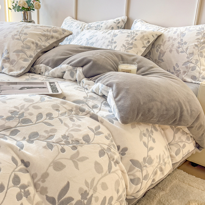 Leche de cama de cuatro piezas otoño y invierno 2025 nuevo invierno más sábanas de coral de flanel cubierta al por mayor
