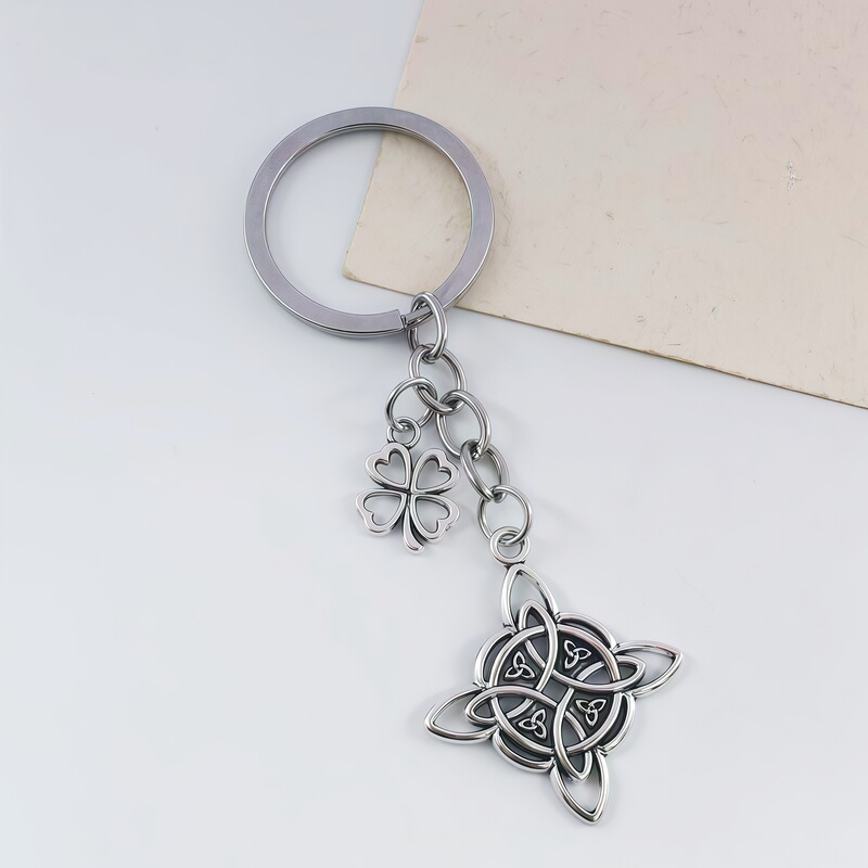 Celtic Knot Four-Leaf Clover Keychain Retro Irish Lucky Charm Bag Pendant Gift Celtic Knot Four-Leaf Clover Keychain Retro Irish Lucky Charm Bag Pendant Gift