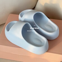 ϸϸ�� �⴩һ����ЬŮ�ļ�����ɫ���������������EVA����ɳ̲Ь