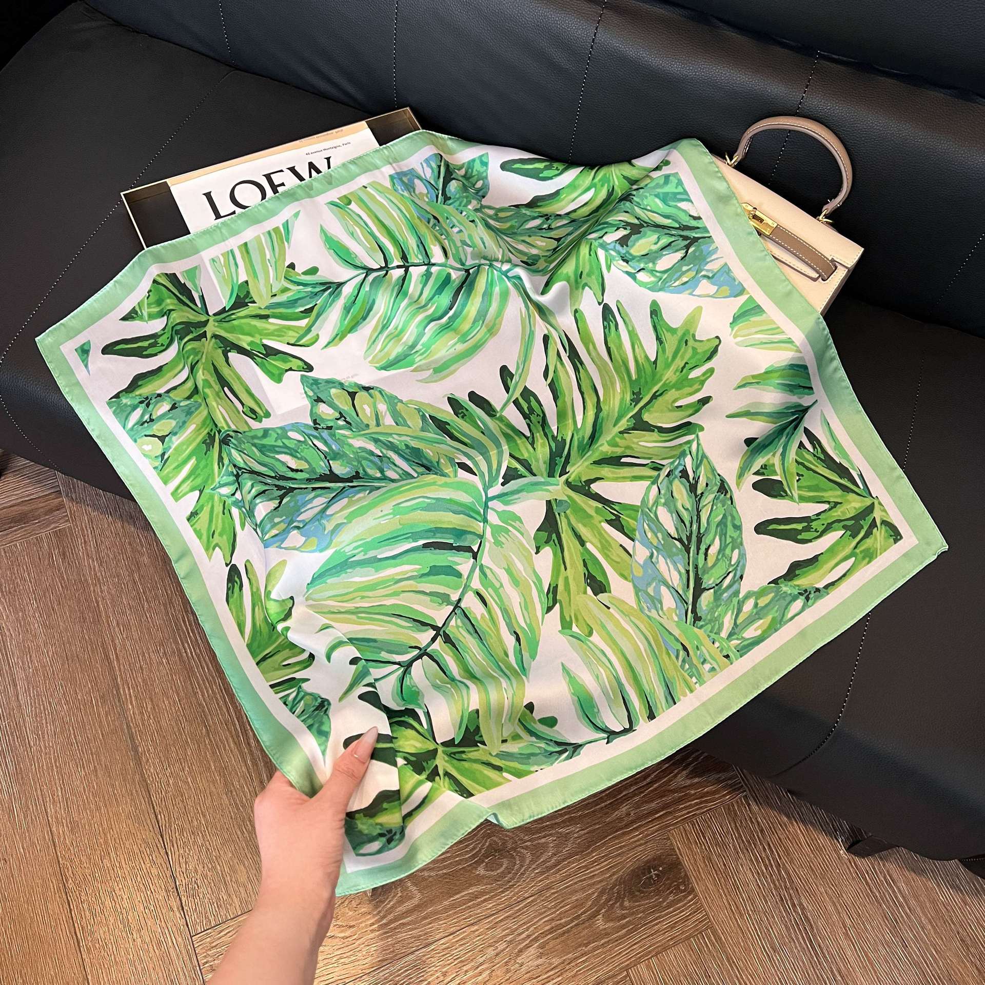 Nueva bufanda de seda de las mujeres de moda del todo-fósforo de alto grado pequeña bufanda cuadrada estilo coreano bufanda de cuello primavera y otoño bufanda retro bolsa de corbata image 138