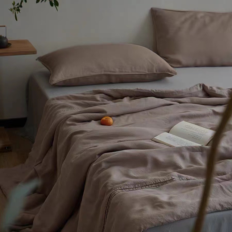 Japanese-style vintage solid-color washed 80-thread-count Austrian Lenzing Tencel air-conditioning quilt with hand-pleated design—perfect for a cool summer comfort.