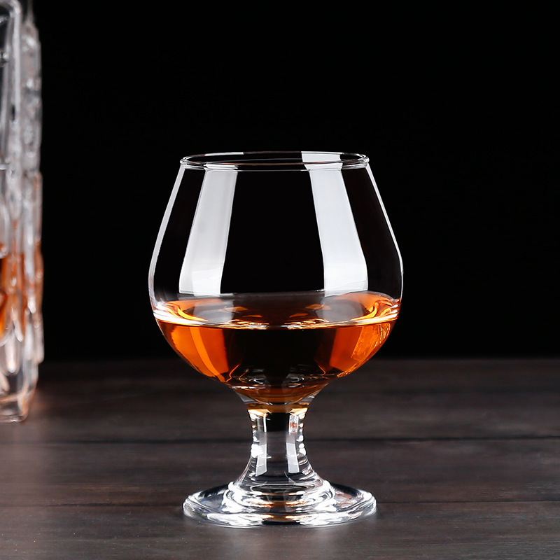 Vaso de cristal de brandy de alta gama lujoso ligero de alto grado de vidrio conjunto de tazas de vino domésticas de alta calidad de tazas de vino tinto de pies cortos