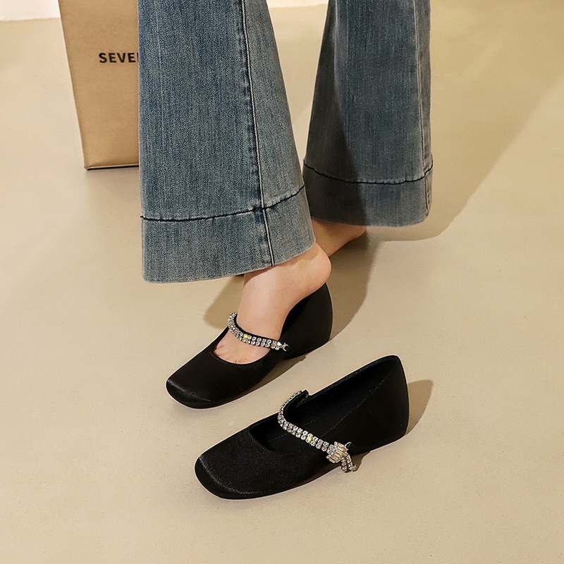 835-K218 Korean-style rhinestone strap flat-heeled shoes with internal height increase, satin women's shoes, round toe, shallow cut, elegant women's shoes 835-K218 Korean-style rhinestone strap flat-heeled shoes with internal height increase, satin women's shoes, round toe, shallow cut, elegant women's shoes