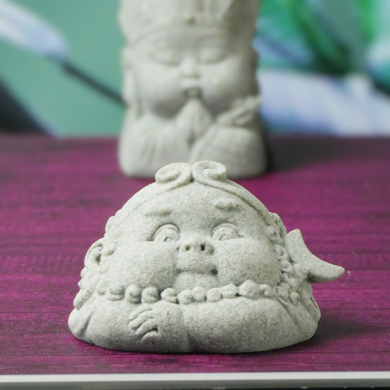 Simulación creativa de "Viaje al Oeste", artesanía de pequeñas estatuas de Buda en arenisca verde, mini decoración acuática con Pigsmy y Wukong.