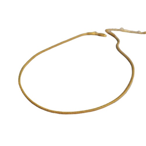 The blogger's Instagram-style square snake bone chain with smooth curved beauty, minimalist and versatile, personalized short pendant necklace for women.