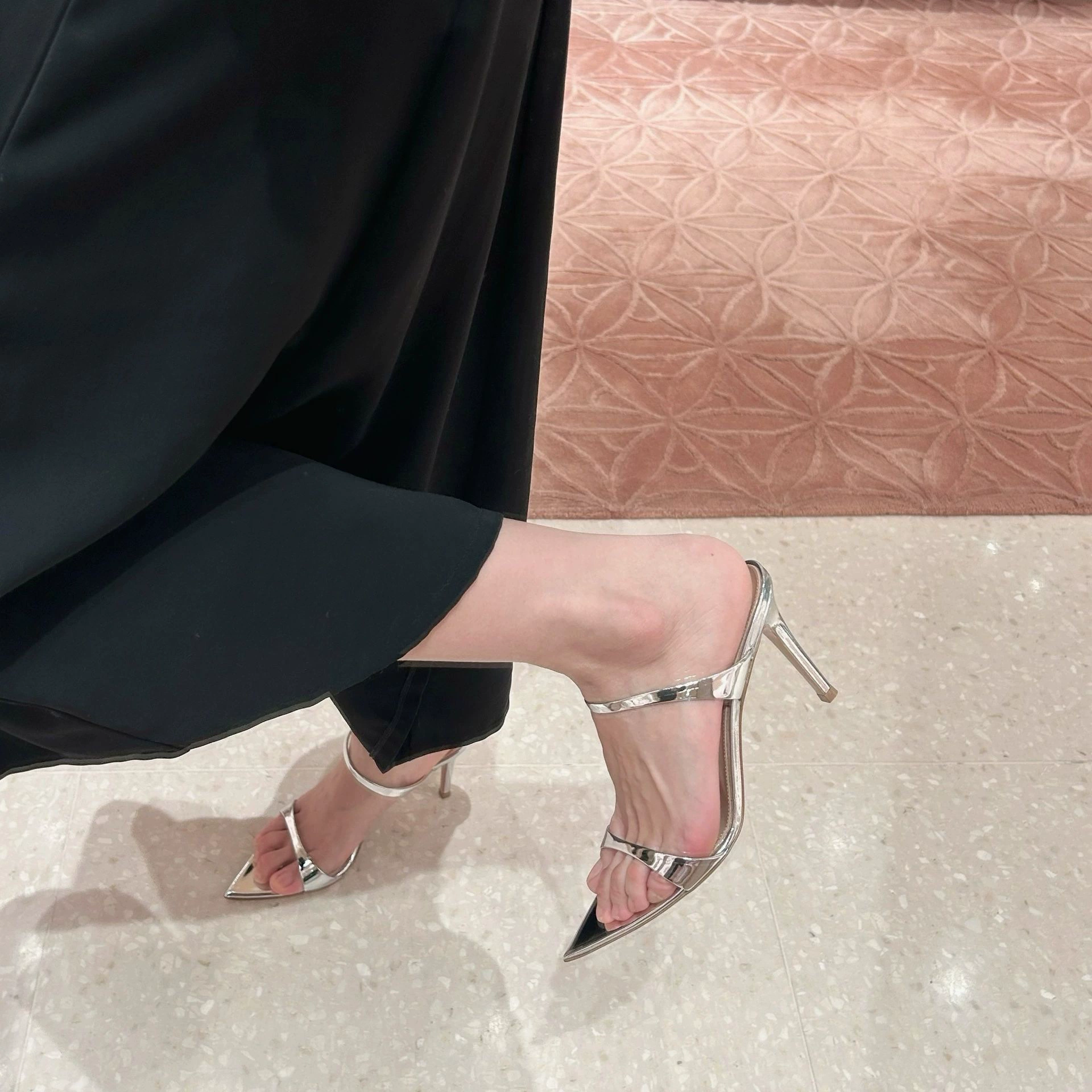 Версия из овчины ~ французские однотонные серебряные босоножки из натуральной кожи на высоком каблуке, женские туфли на высоком каблуке, сандалии в сказочном стиле, средний каблук, полупогружение