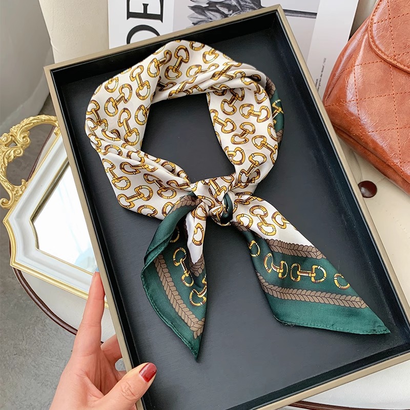 Verano pequeño bufandas cuadradas bufandas de seda para mujeres 2025 nuevo bufandas de cuello para la madre de cuello universal camisa de combinación de alto nivel