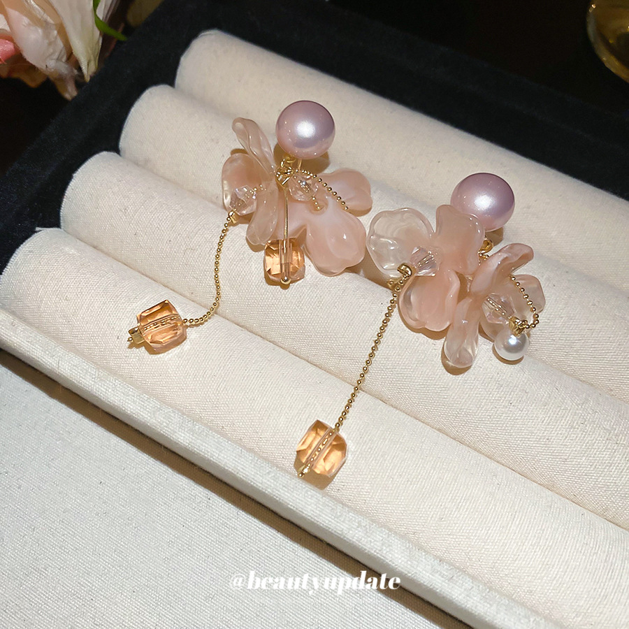 Pendientes de perlas con flecos de flores de aguja de plata Pendientes de temperamento simple de lujo ligero y de alta gama Pendientes de ninas de nicho al por mayor femenino