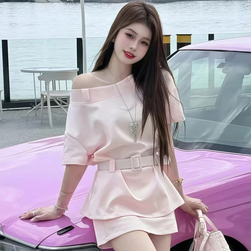 핑크색 정장 [벨트 포함]