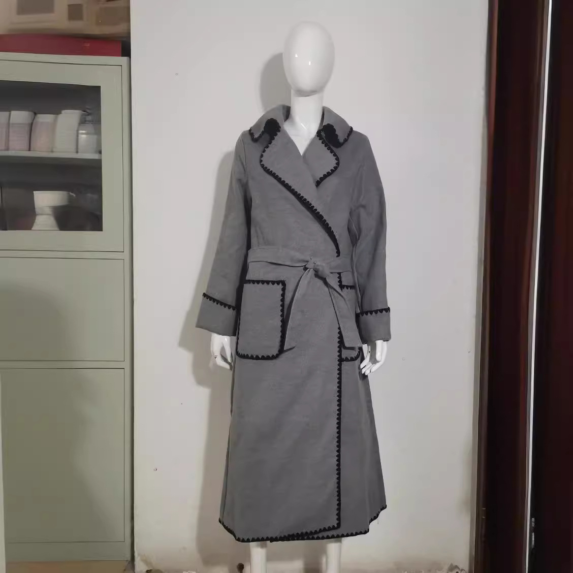 Women's Clothing autumn and winter windbreaker temperament commuter coat shell embroidered lapel women's lace up double sided woolen coat_voghion.com