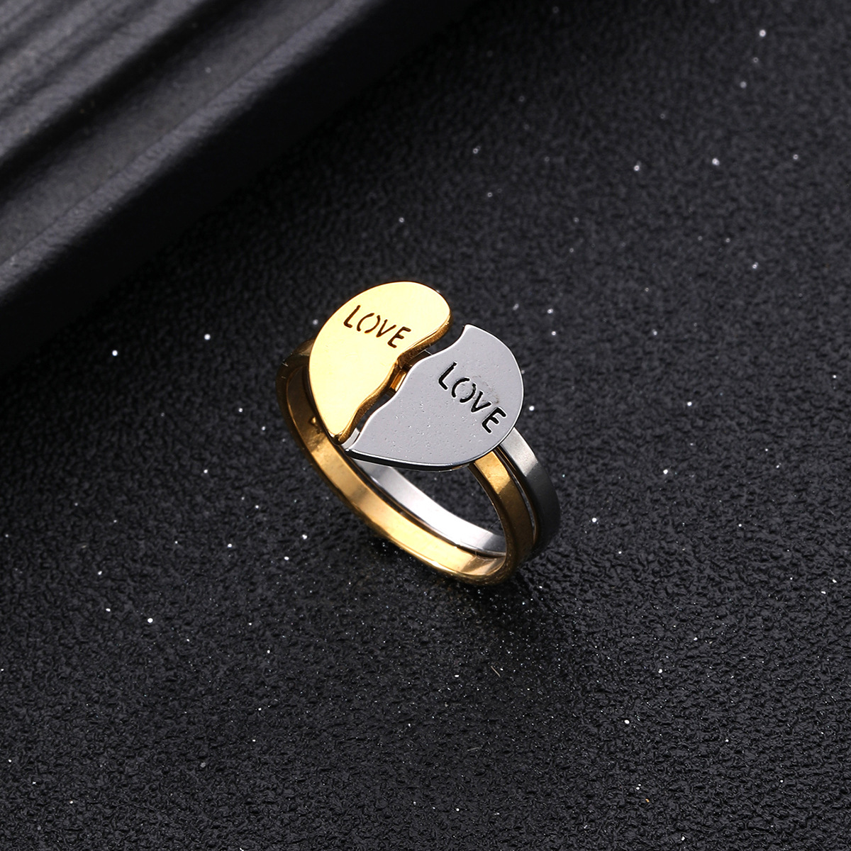 9g Weight 0.03µm-0.05µm Gold Plating Thickness PVD Coated Gold Plating Process 18K Real Gold Plated Plating Material Rings Classification Sweet Letter Heart Shape 304 Stainless Steel Couple Rings