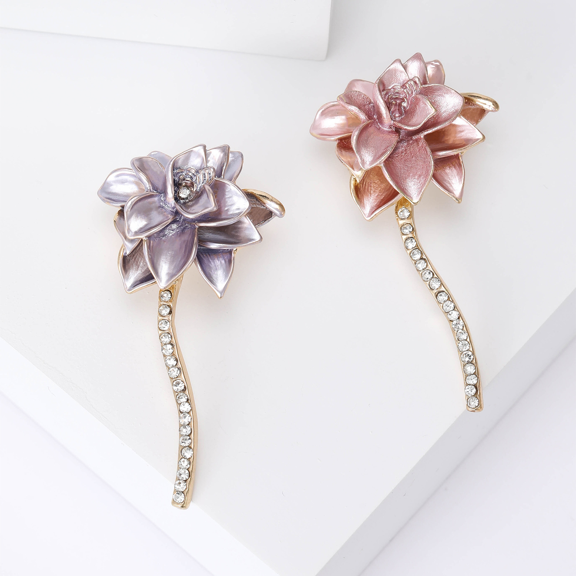 16g Weight Brooches Classification Holiday Occasion Alloy Material Flower Pattern Women's Gender Enamel Design Pin Flower Alloy Enamel Women's Brooches 2
