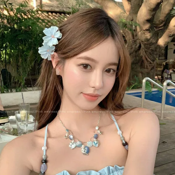 2026 New Sweet Floral Small Hair Clip for Women, Beach Vacation Style, Super Fairy Hair Accessory for Photo Atmosphere