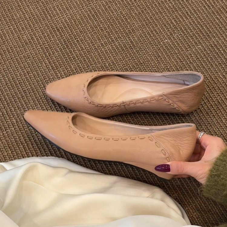 Elegant Mary Jane shoes made of sheepskin leather pointed-toe low-cut for work and office, french style, simple and elegant design, genuine leather, easy to put on