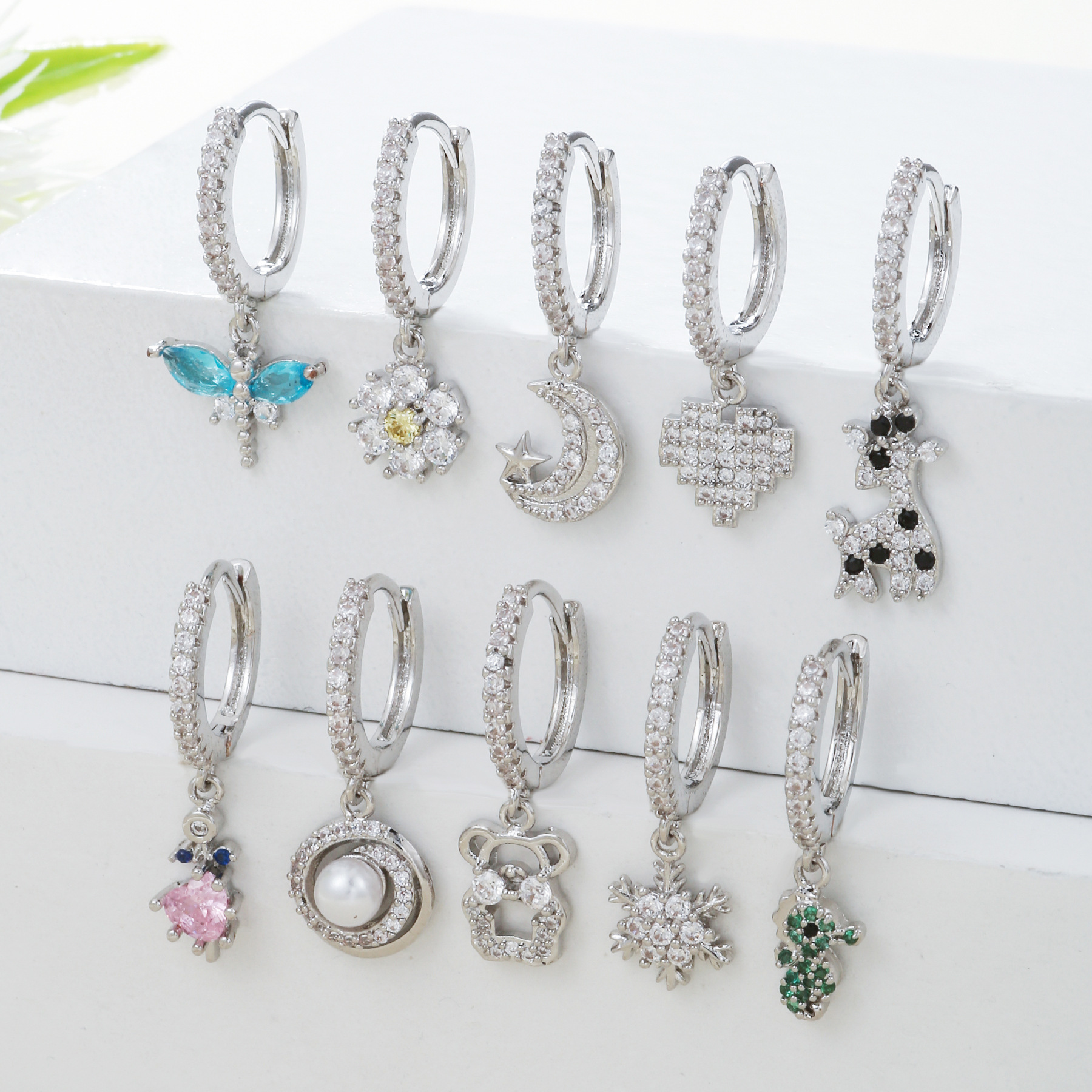 Fashion Animal Moon Heart Shape Copper Inlaid Zircon Drop Earrings 1 Piece