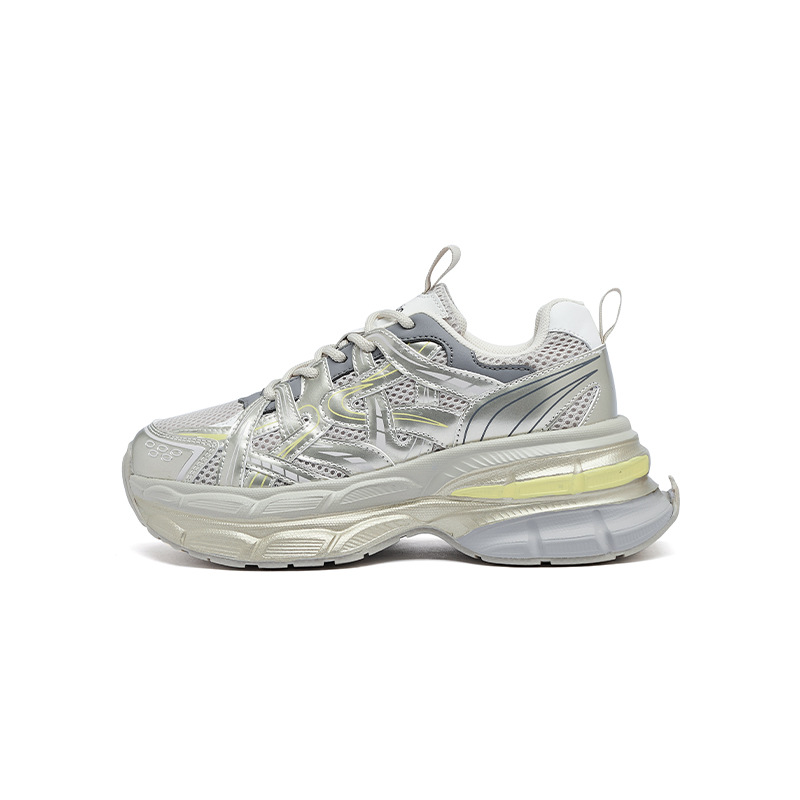 Zapatos de la mujer 2025 nuevo estilo de primavera retro casual pequeño hombre ligero zapatos deportivos