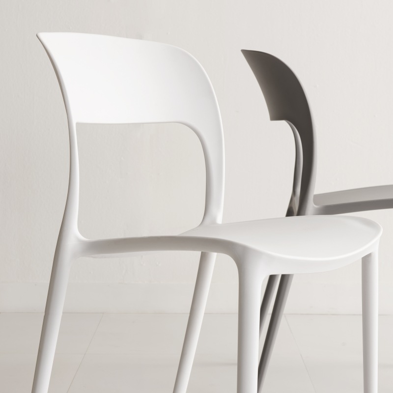 Silla de Comedor con Respaldo de PP para Uso Doméstico, Actividades al Aire Libre, Soporte para Proyectos, Silla de Entrenamiento, Silla de Plástico de Foshan, Diseñada Especialmente para un Estilo Simple y Moderno.
