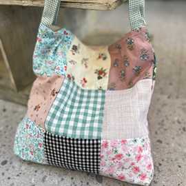 2024年新款民族风拼布拼接特色复古文艺女士斜挎包