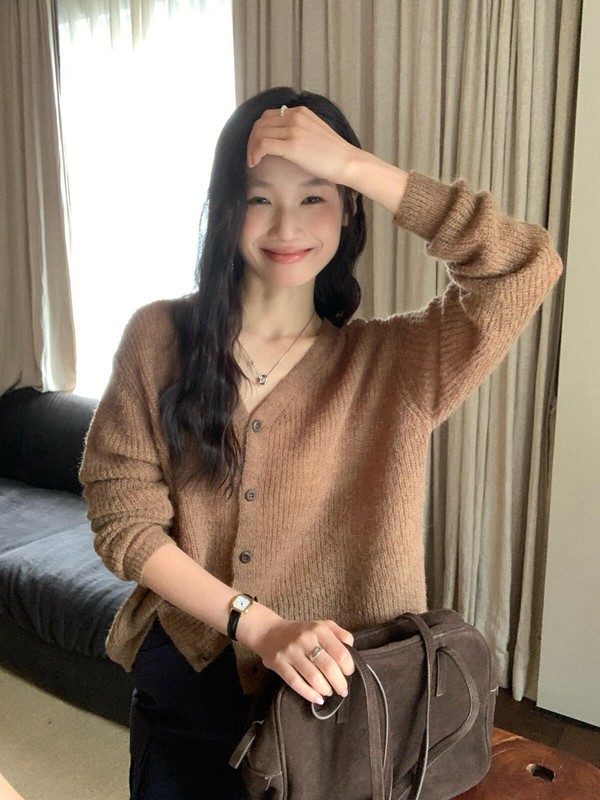 KITTIN2025早秋新款韩系时髦软糯绒感简约百搭V领长袖针织开衫女|undefined