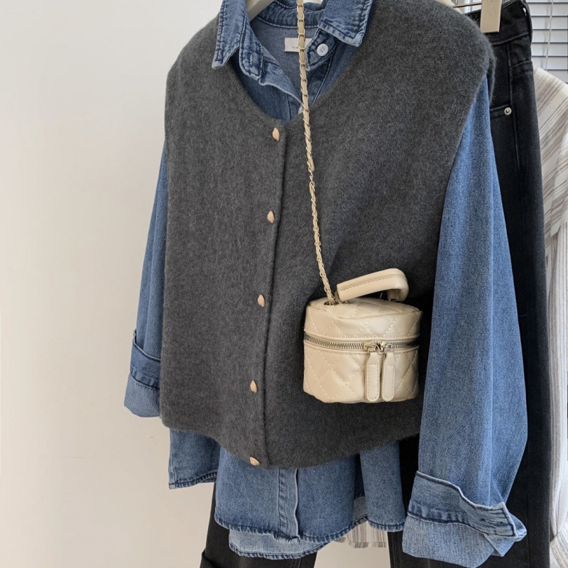 French retro small gold buttons round neck knitted vest for women, loose Korean style versatile and gentle, slimming spring and autumn layering sweater