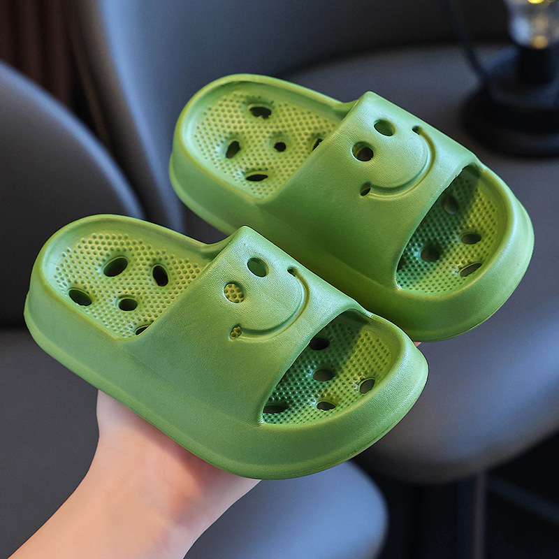 Children's bathroom slippers summer bath leaking hollow non-slip quick-drying indoor home slippers for boys and girls