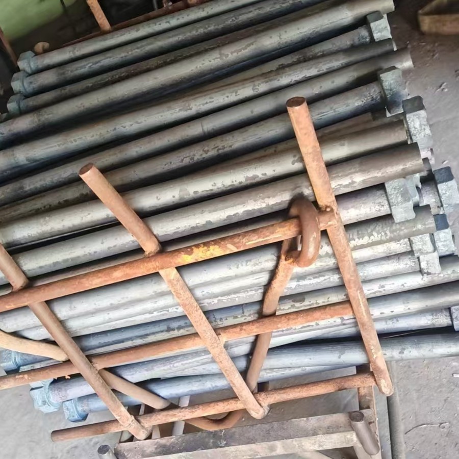 Болт New Xidatong M24*735