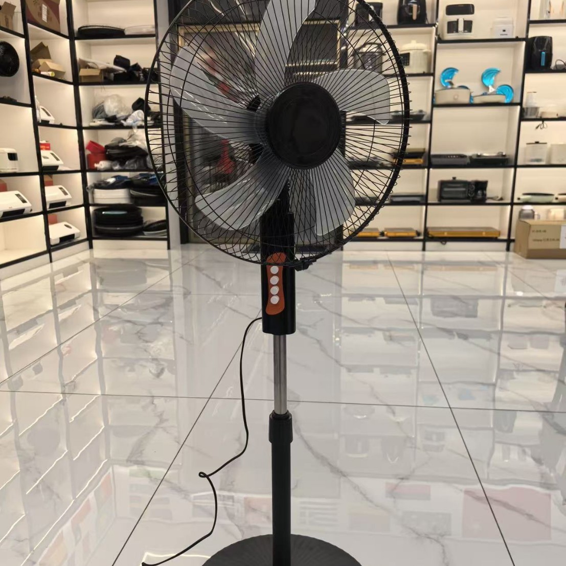 Exportación transfronteriza de ventilador eléctrico de 18 pulgadas ventilador de piso doméstico ventilador eléctrico de cabeza grande ventilador mayorista ventilador de mesa