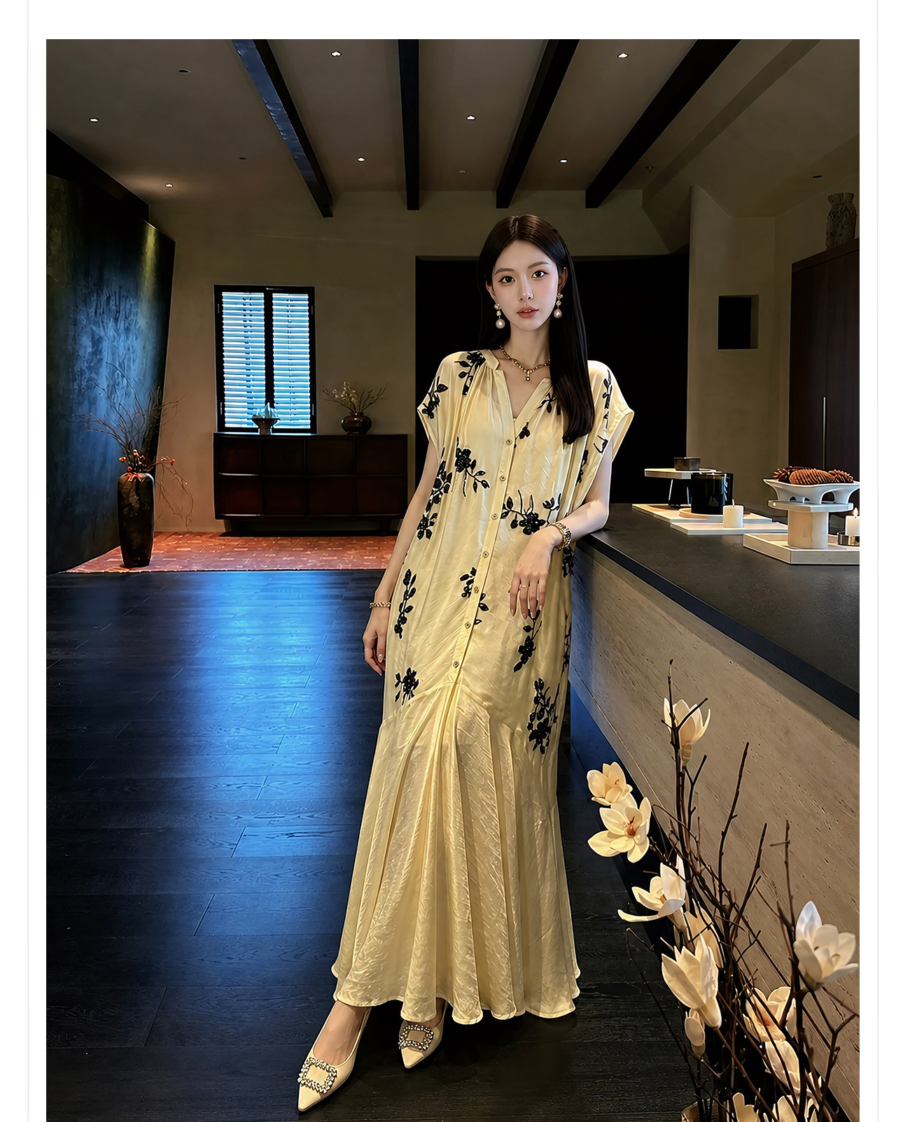 Đầm maxi nữ thắt eo phong cách tân Trung Hoa, cổ tròn, tay ngắn, thân suông, tùng váy xòe nhẹ, gấu váy xẻ tà, chất liệu voan mỏng phối ren thêu hoa và đính cườm lấp lánh — Vàng nhạt chi tiết 11