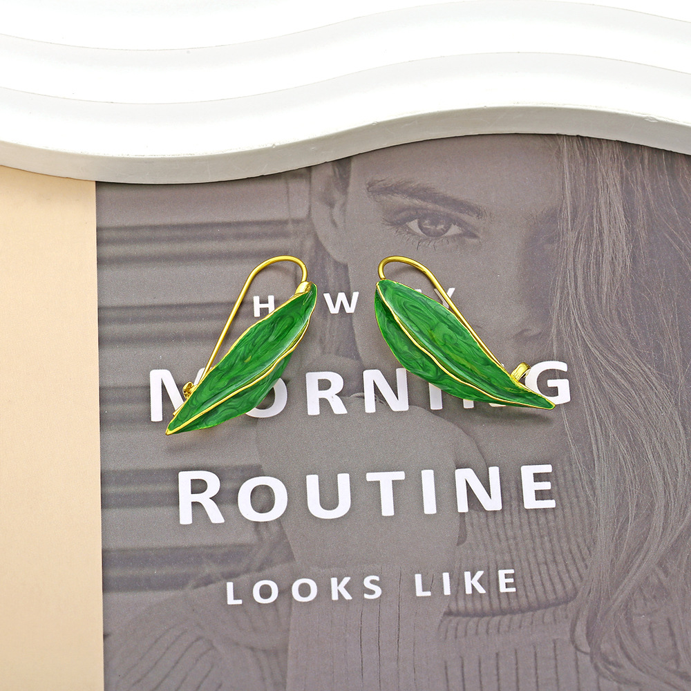 12g Weight 1 Pair Sweet Leaf Enamel Zinc Alloy Earrings