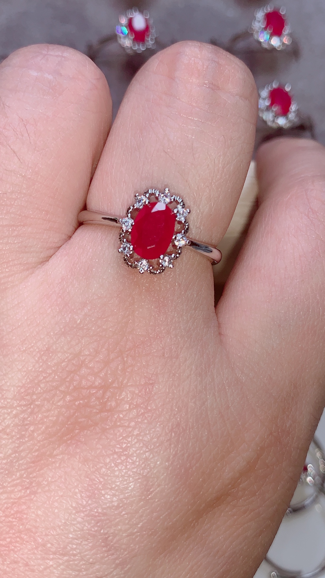 Rubin Designer Ring Für Damen Light Luxury Facettiert Stil_voghion.com