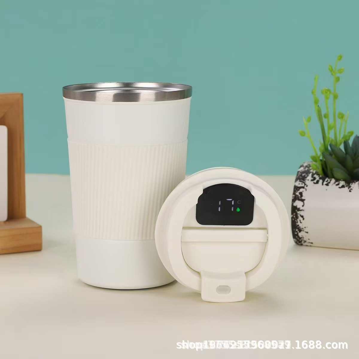 Directly Supplied from the Manufacturer, the Third-Generation Coffee Thermos Cup Is Made of 304 Stainless Steel, Vacuum Insulated, Suitable for Outdoor Use, Compact, Portable, and Can Be Used in Vehicles or for Business Purposes
