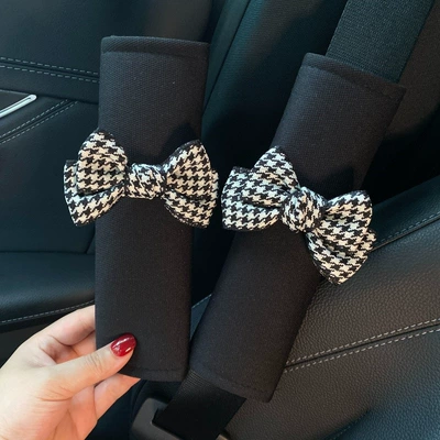 Sürətlər qutusu və əl tormozu başlıqları Pillow Women's Winter Cute Car - houndstooth-x-black-shoulder-pad-1-pair