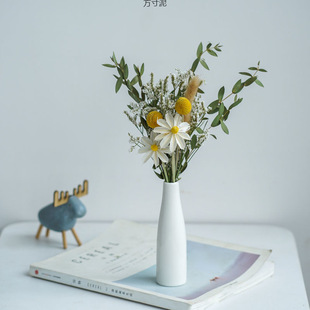 Yunnan Dried Flowers Mix and Match Bouquet Ins Small Fresh Ornaments Rose Daisy Home Decoration Living Room Room Decoration Factory
