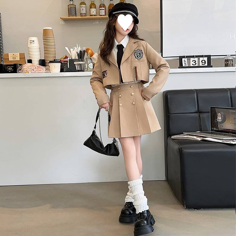 소녀 JK 세트 가을 2024 새로운 어린이 대학 스타일 원피스 큰 어린이 봄과 가을 세트 재킷 주름 치마