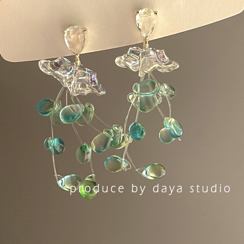French retro green beaded long earrings women's romantic temperament holiday earrings High sense ear jewelry wholesale